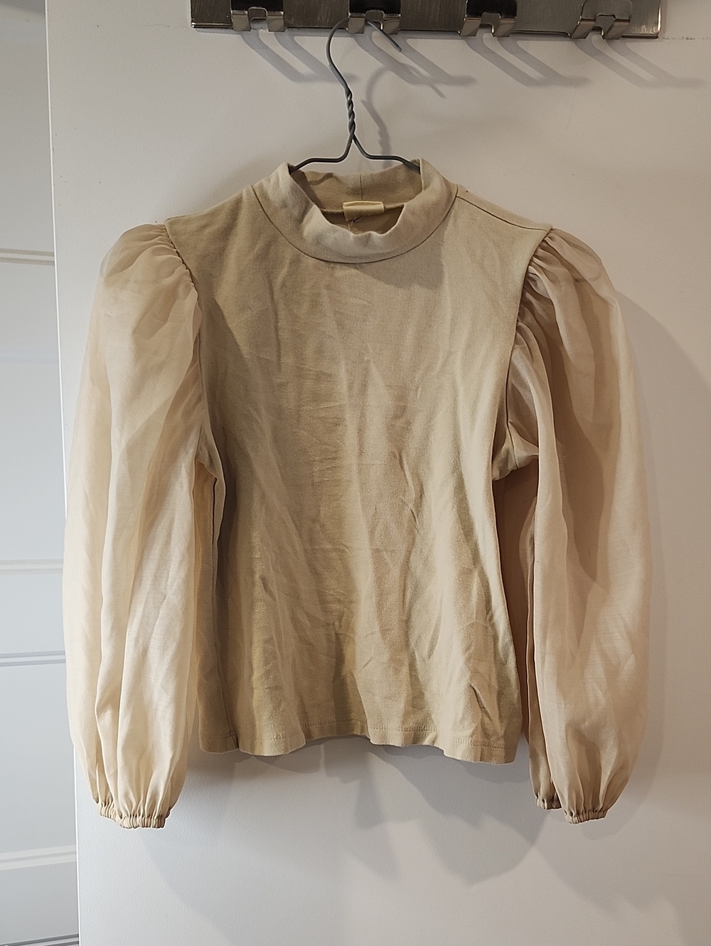 P2P 15.5" Levi's Cream Puff-Sleeve Mock Neck Blouse